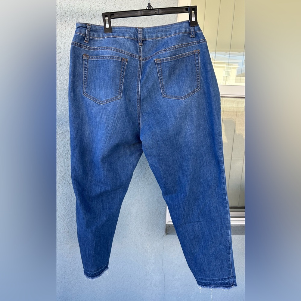 Indigo Thread Patchwork Denim Cropped Jeans Size 18W Frayed Hem Stretchy Boho - Picture 2 of 3